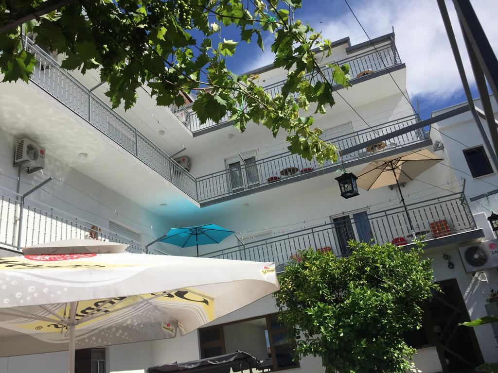 Guesthouse Varnica Kaštel Lukšić Exteriér fotografie
