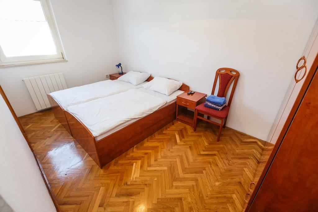 Guesthouse Varnica Kaštel Lukšić Pokoj fotografie