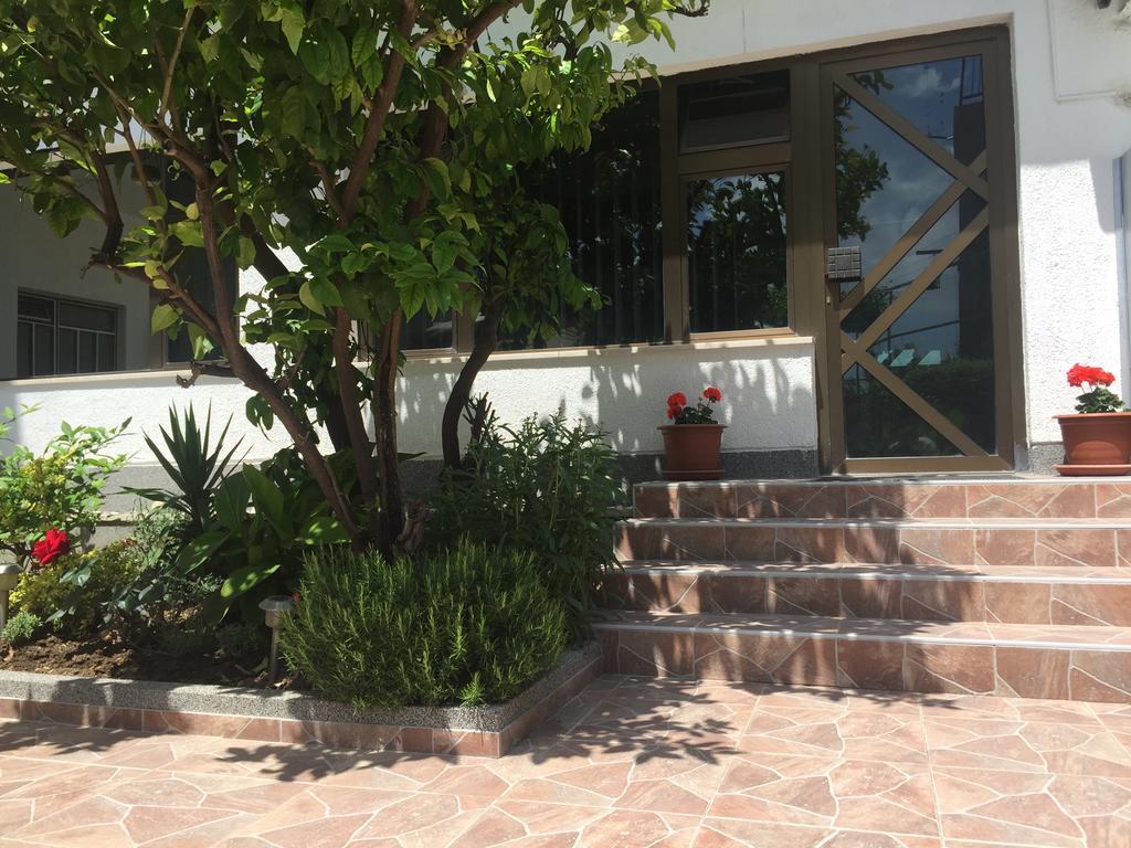 Guesthouse Varnica Kaštel Lukšić Exteriér fotografie