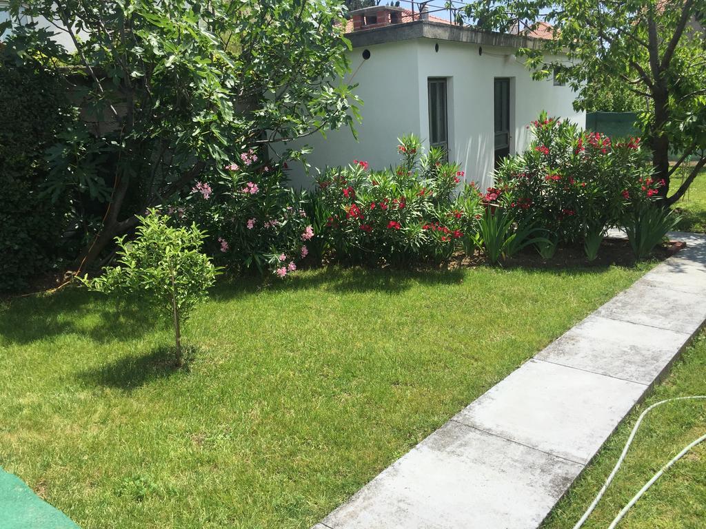 Guesthouse Varnica Kaštel Lukšić Exteriér fotografie