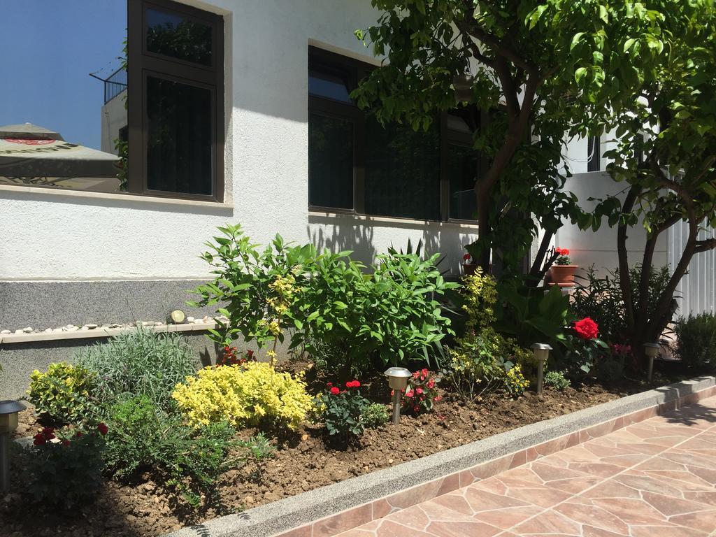 Guesthouse Varnica Kaštel Lukšić Exteriér fotografie