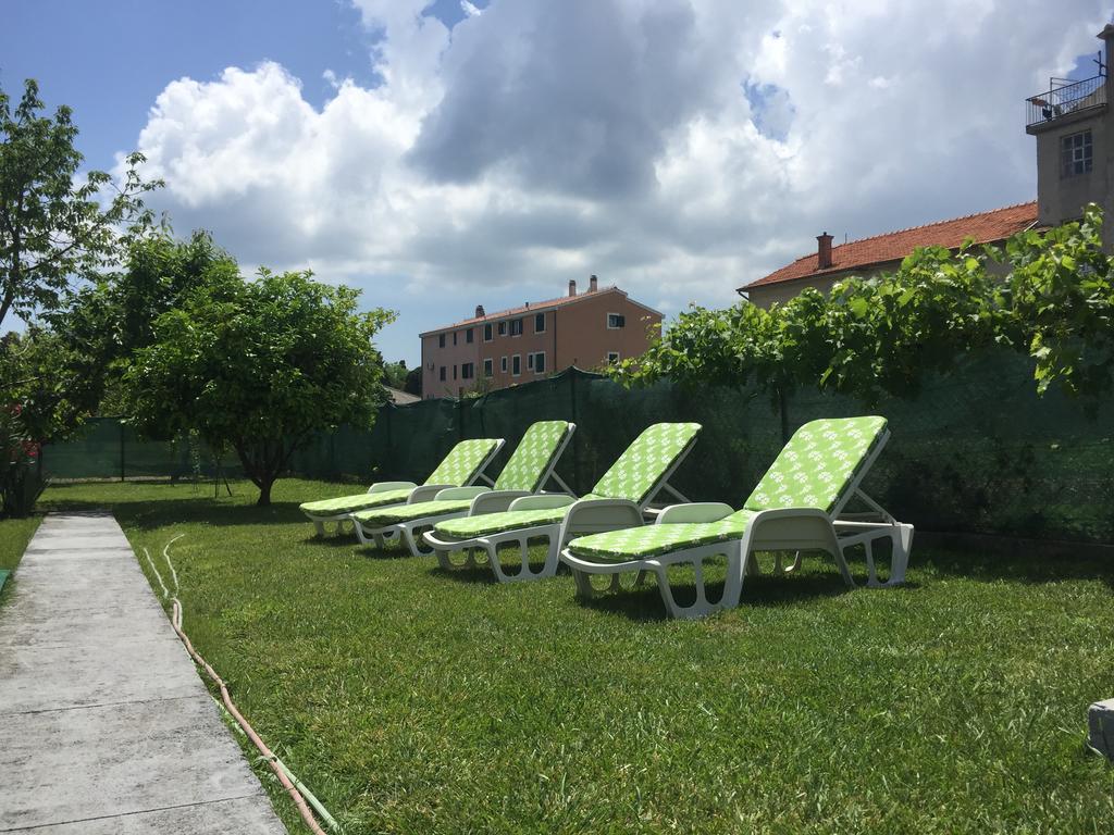 Guesthouse Varnica Kaštel Lukšić Exteriér fotografie