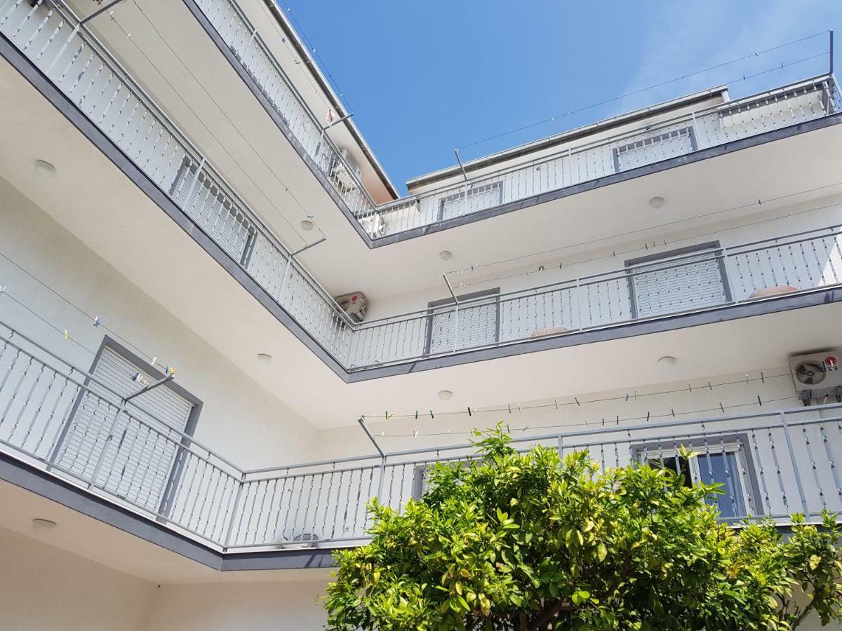 Guesthouse Varnica Kaštel Lukšić Exteriér fotografie